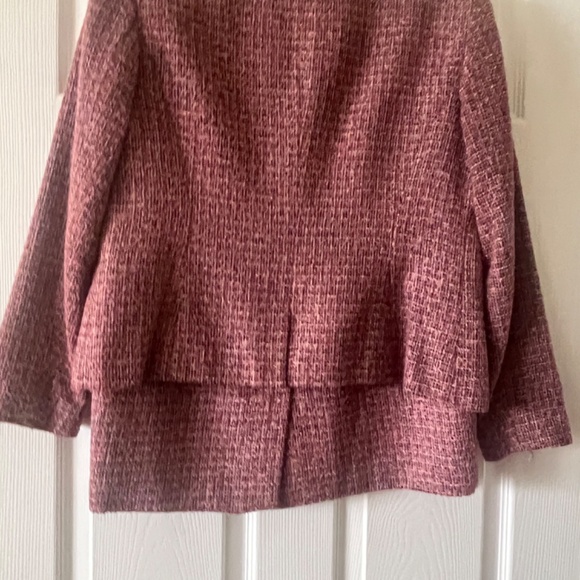 Women’s Suit - Picture 2 of 2